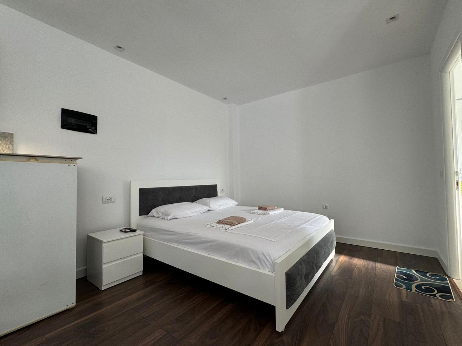 Sulozeqi Apartments Ksamil Bagian luar foto