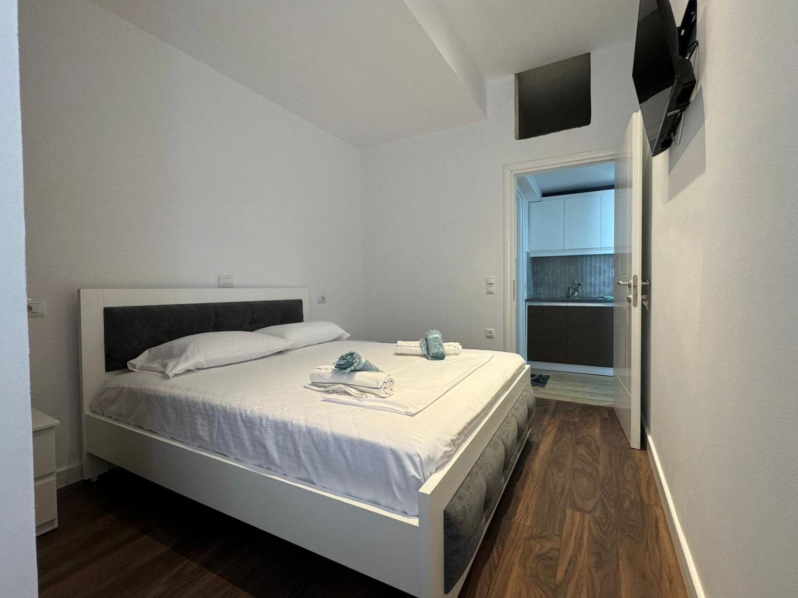 Sulozeqi Apartments Ksamil Bagian luar foto